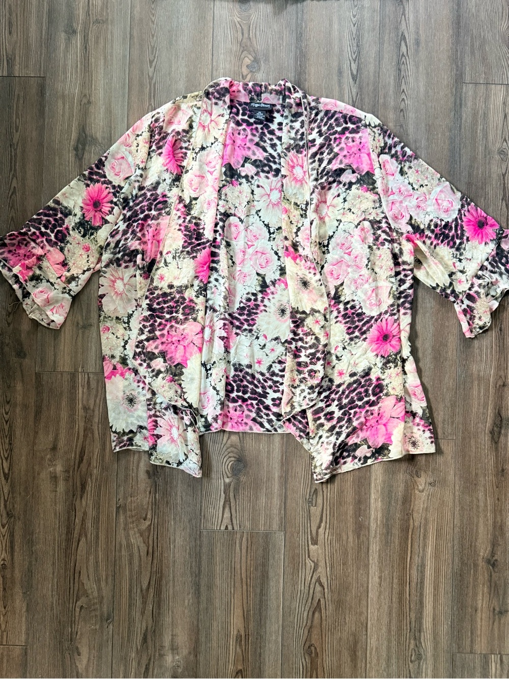 Maggie Barnes Pink Floral & Leopard Print Kimono